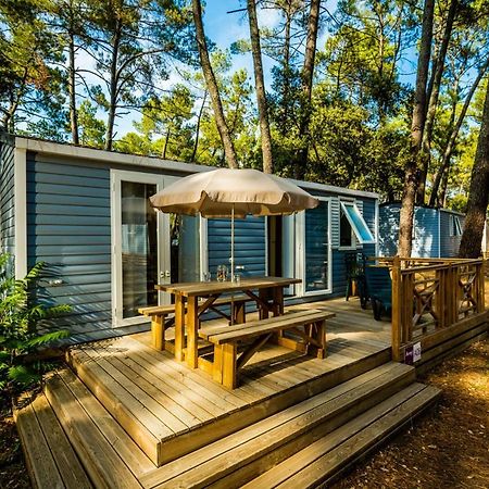 Camping La Sousta**** Remoulins Exterior foto